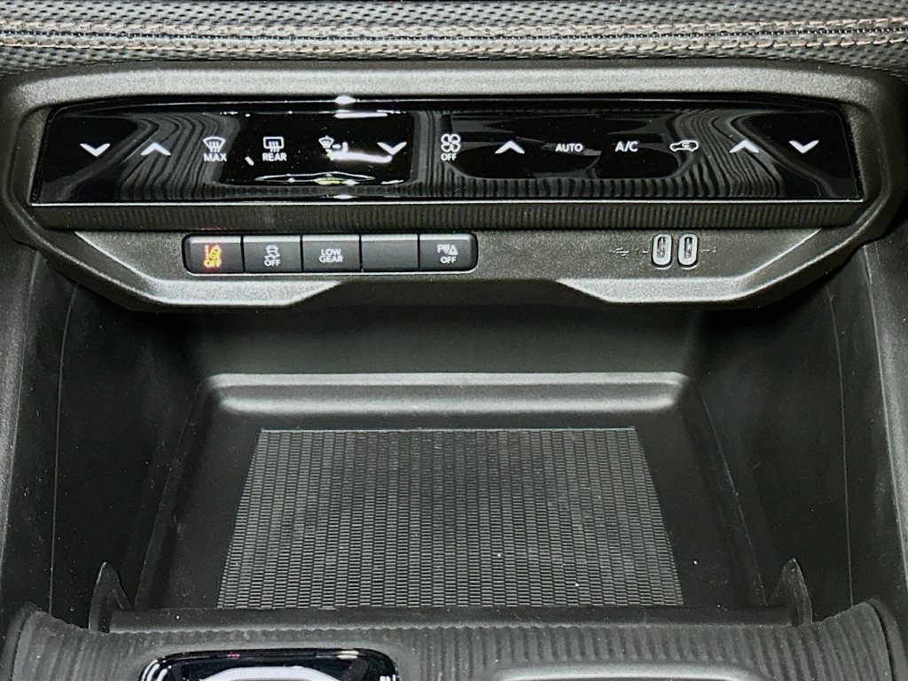 New 2026 Jeep Cherokee Limited AWD/4WD image 10