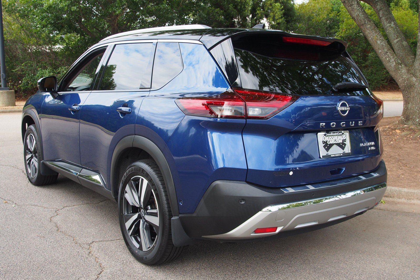 Used 2023 Nissan Rogue Platinum AWD/4WD image 5