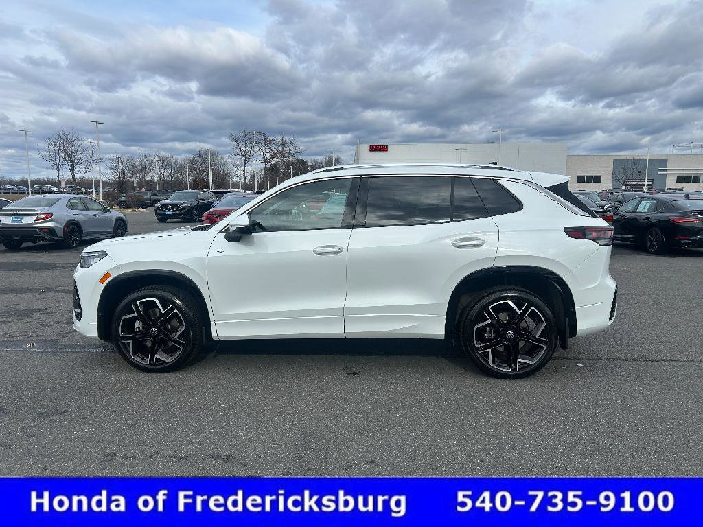 Used 2026 Volkswagen Tiguan SEL R-Line image 3