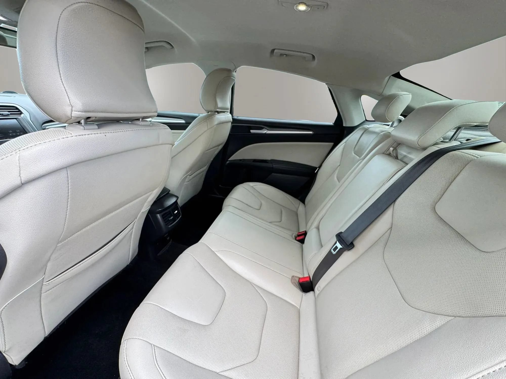 Used 2016 Ford Fusion Titanium FWD image 12