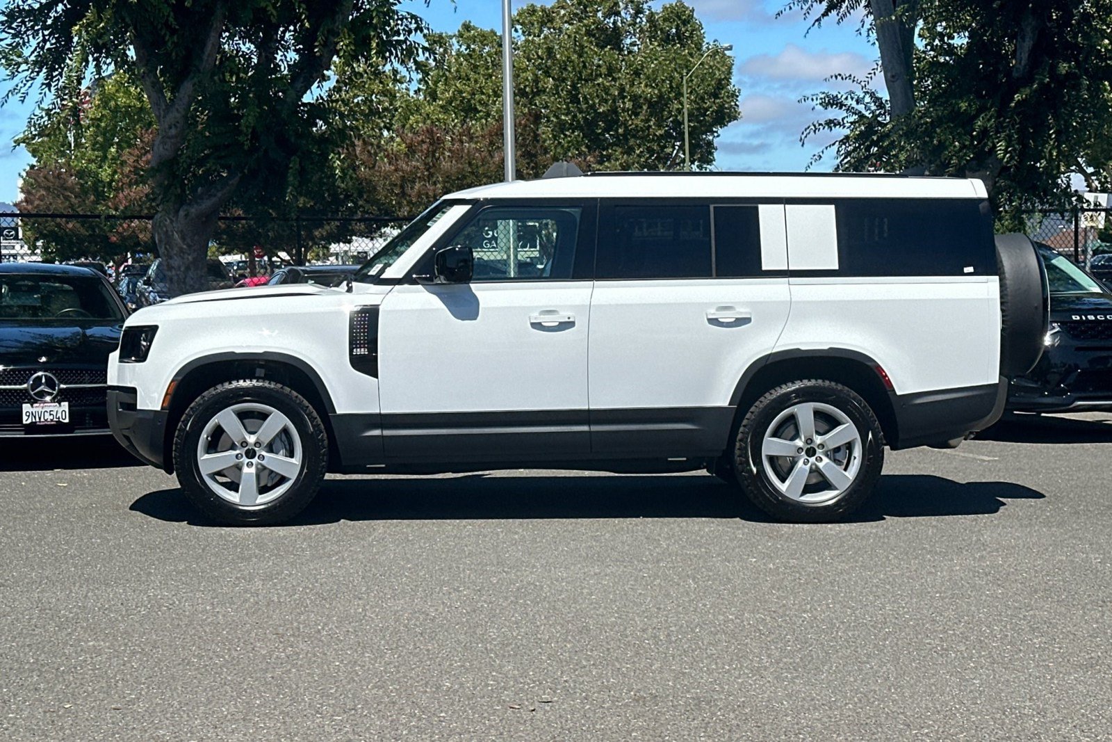 New 2026 Land Rover Defender 130 S AWD/4WD image 3