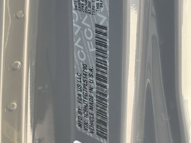 Certified 2023 Jeep Gladiator Overland AWD/4WD image 33
