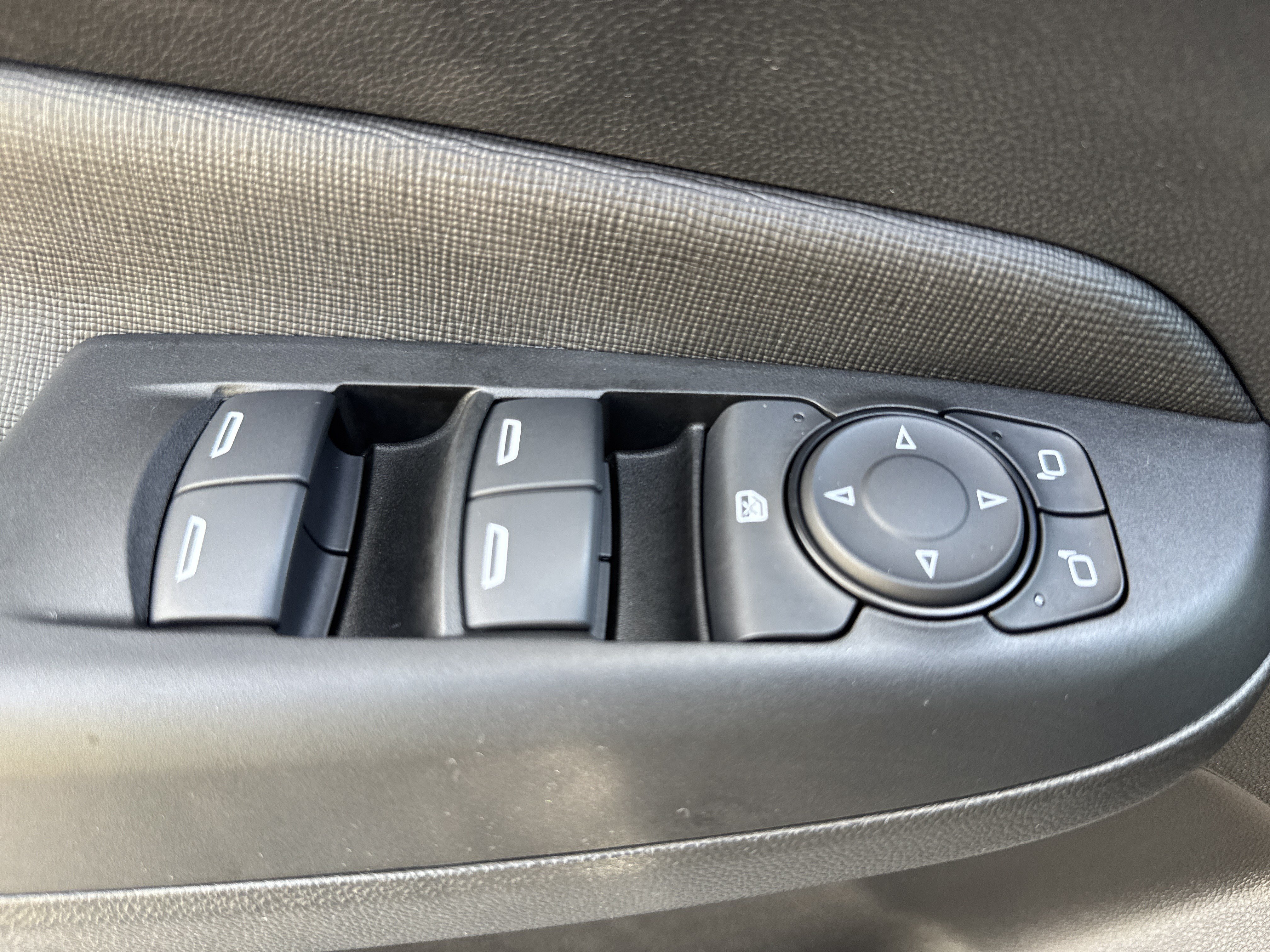 Used 2025 Buick Envista Preferred w/ Convenience I Package FWD image 15
