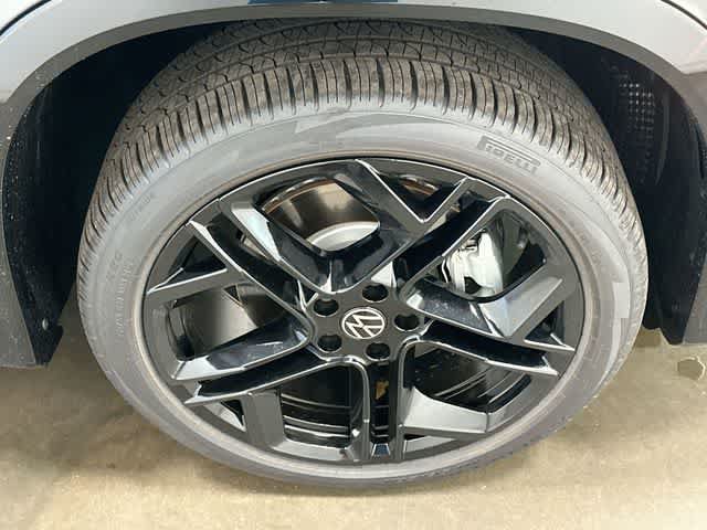 New 2026 Volkswagen Tiguan SE R-Line AWD/4WD image 5