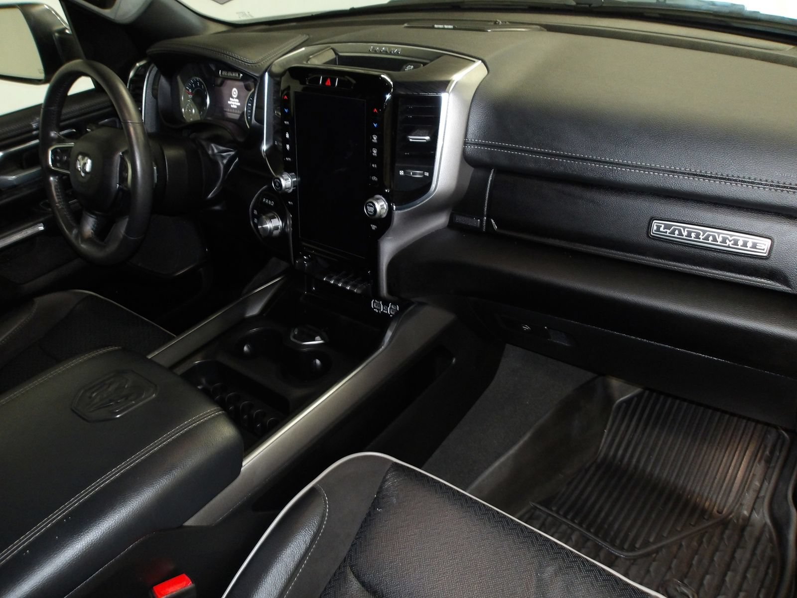 Used 2024 RAM 1500 Laramie AWD/4WD image 16