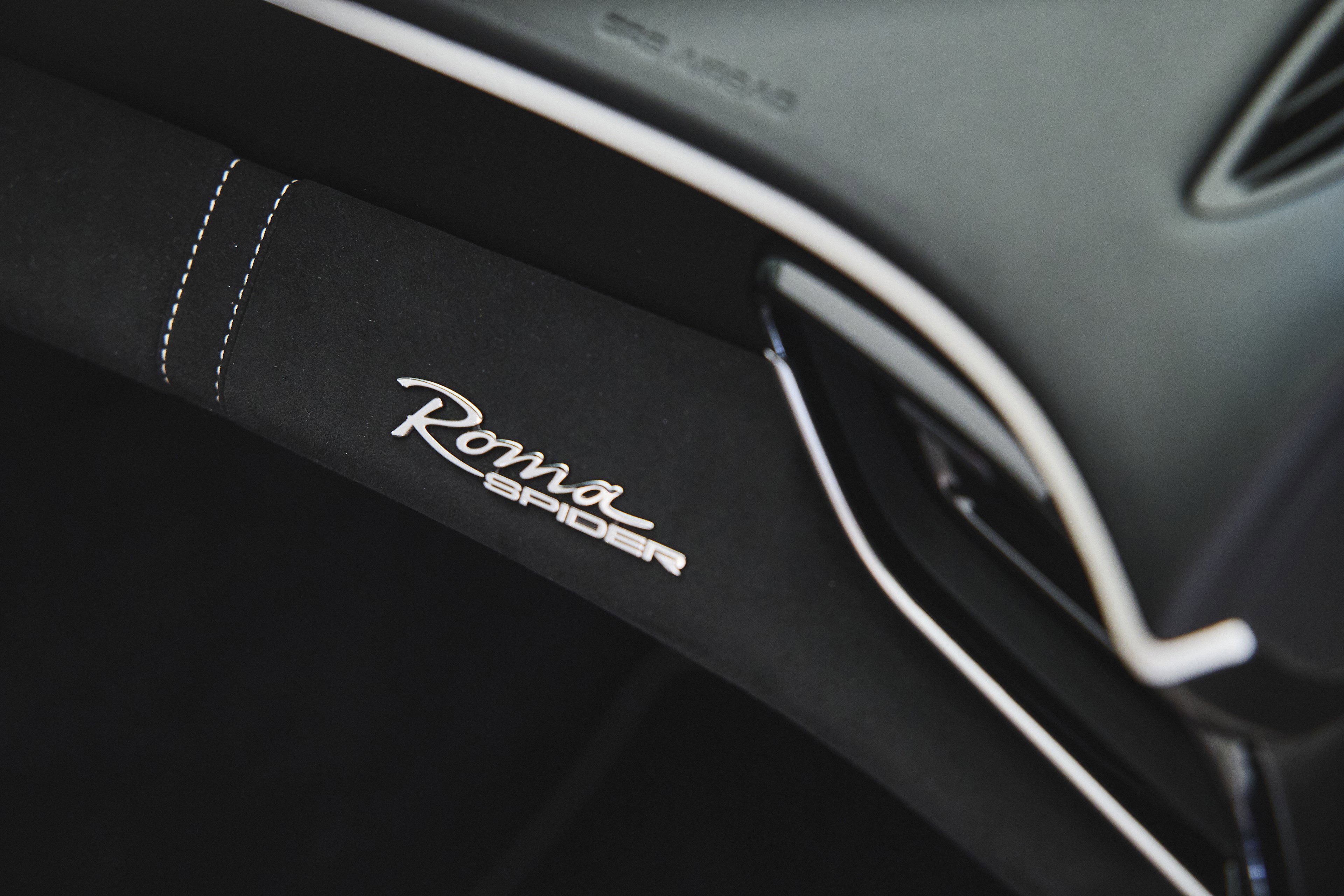 Used 2024 Ferrari Roma Spider image 39