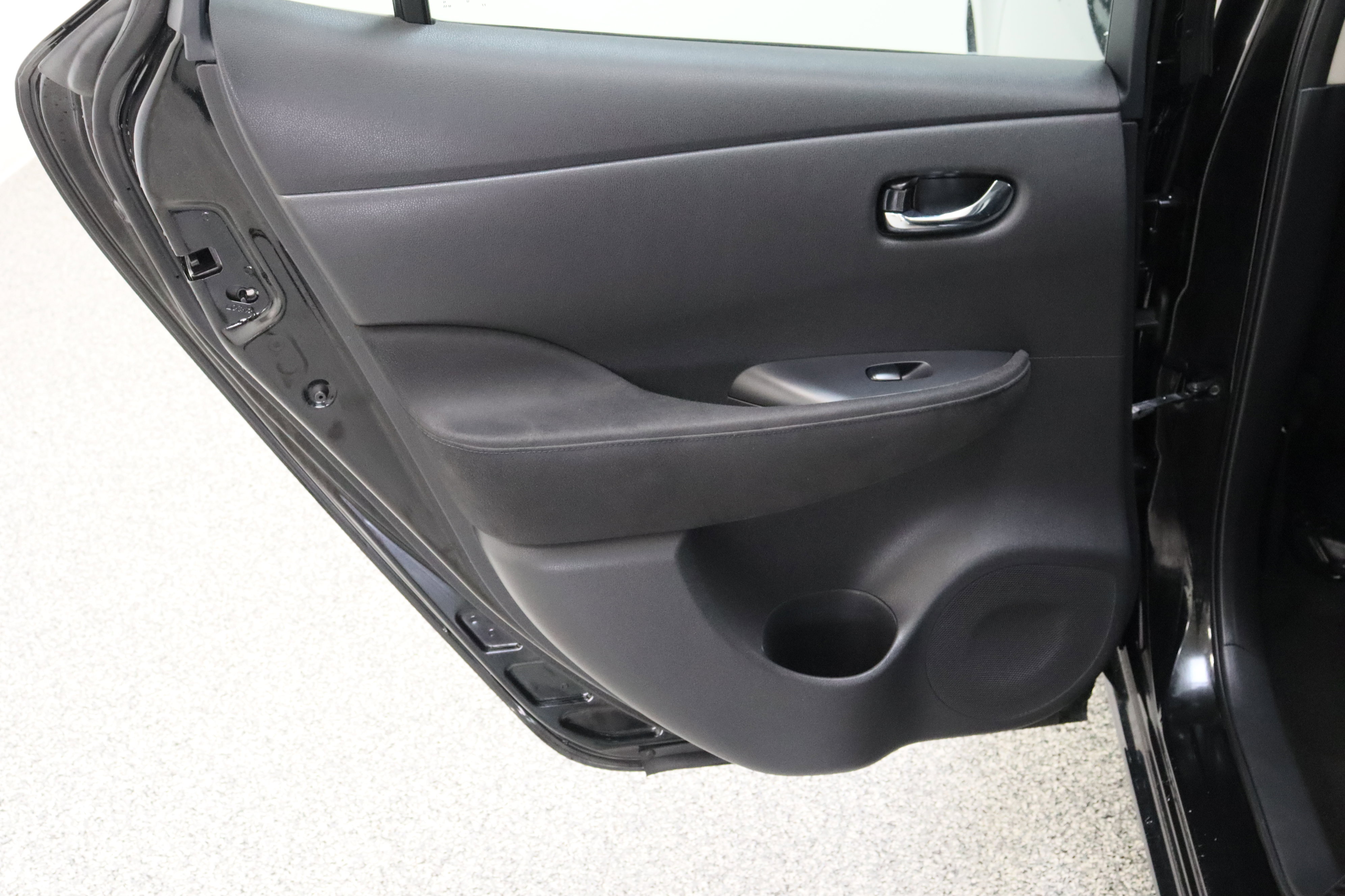 Used 2015 Nissan Leaf S w/ Charge Package FWD image 25