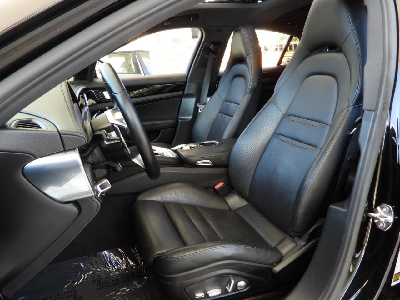 Used 2017 Porsche Panamera RWD image 66