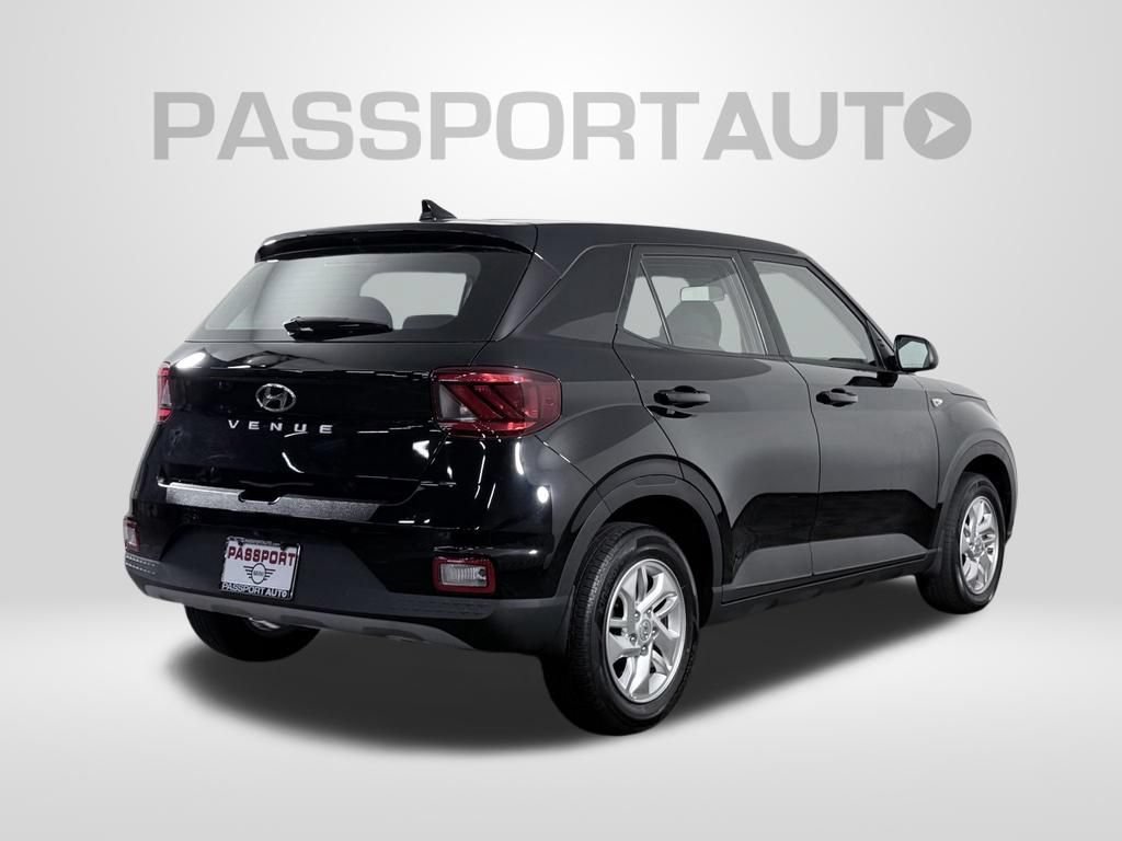 Used 2022 Hyundai Venue SE FWD image 7