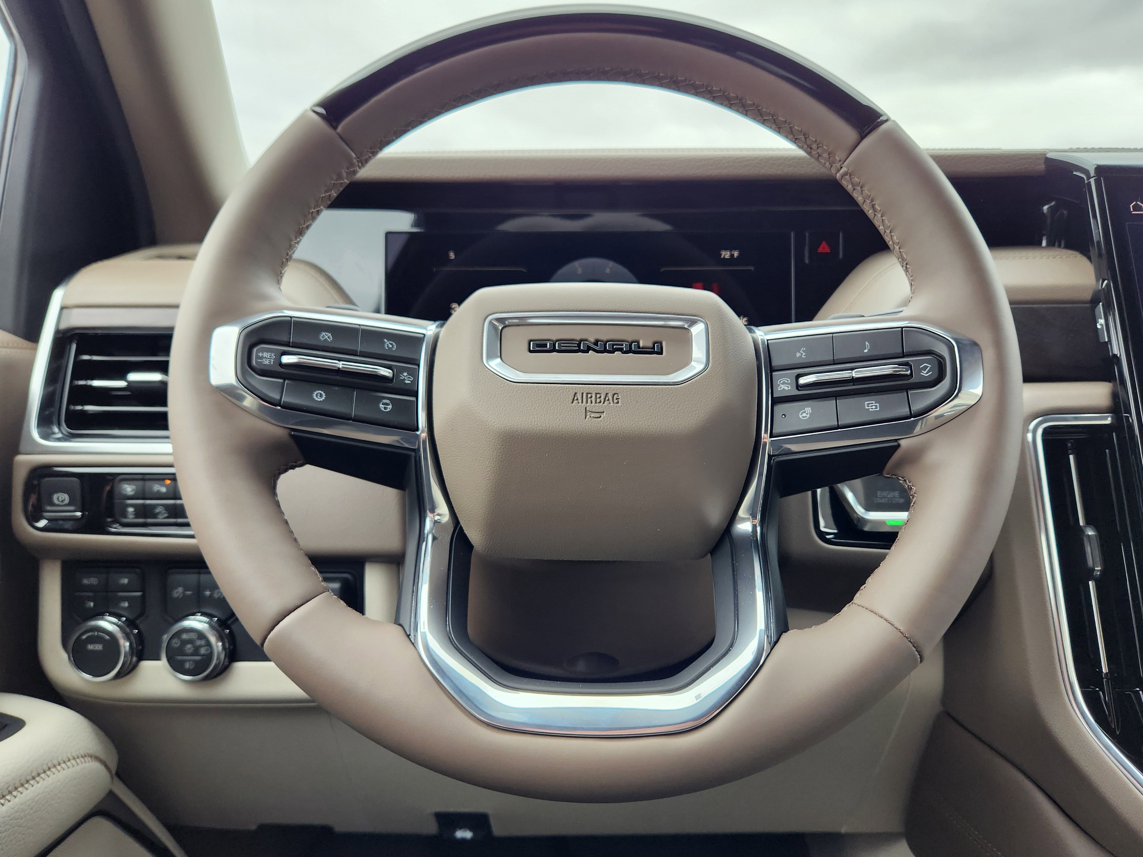 New 2026 GMC Yukon XL Denali w/ Denali Reserve Package image 15