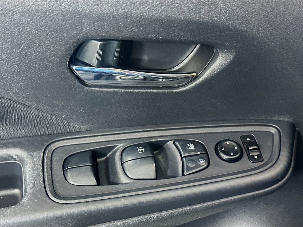 Used 2021 Nissan Versa SV FWD image 17