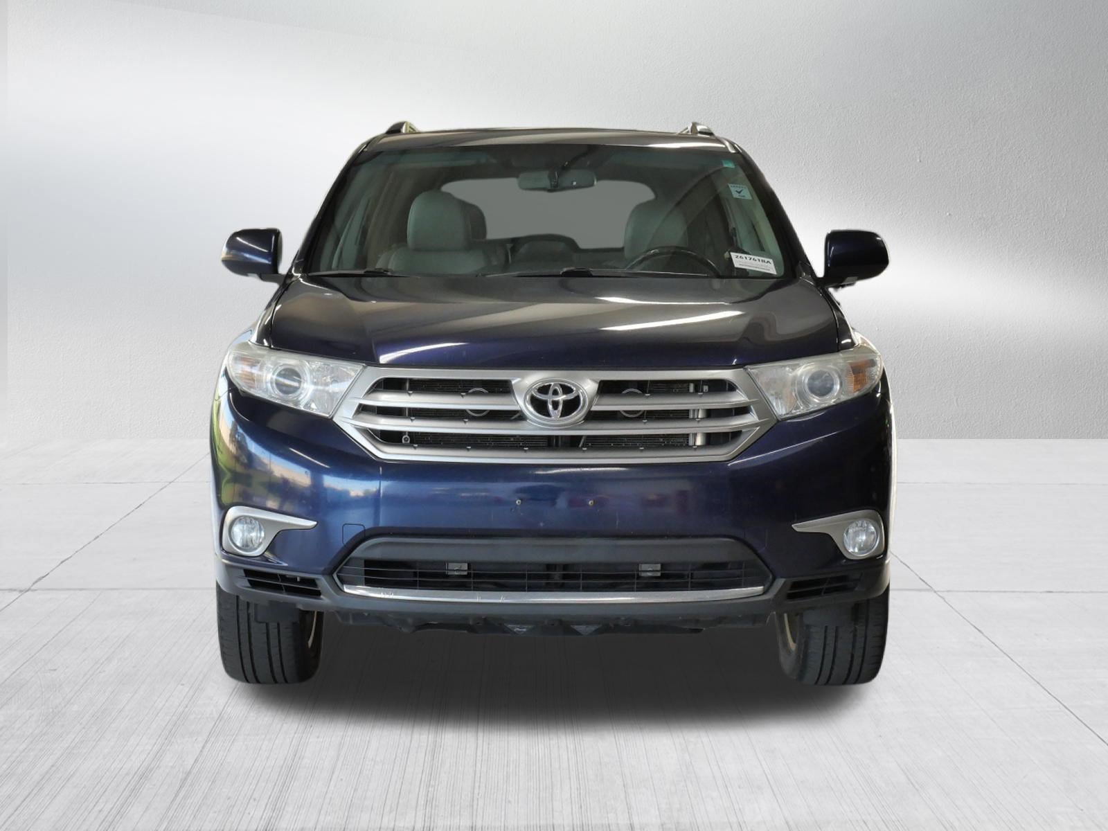 Used 2012 Toyota Highlander Limited w/ Tow Pkg AWD/4WD image 2