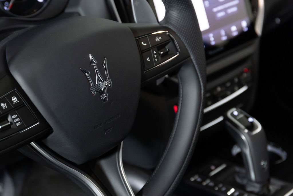Used 2023 Maserati Ghibli Modena RWD image 19