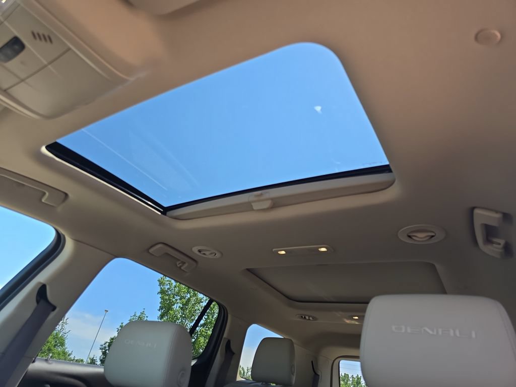 Certified 2019 GMC Acadia Denali w/ Technology Package AWD/4WD image 33