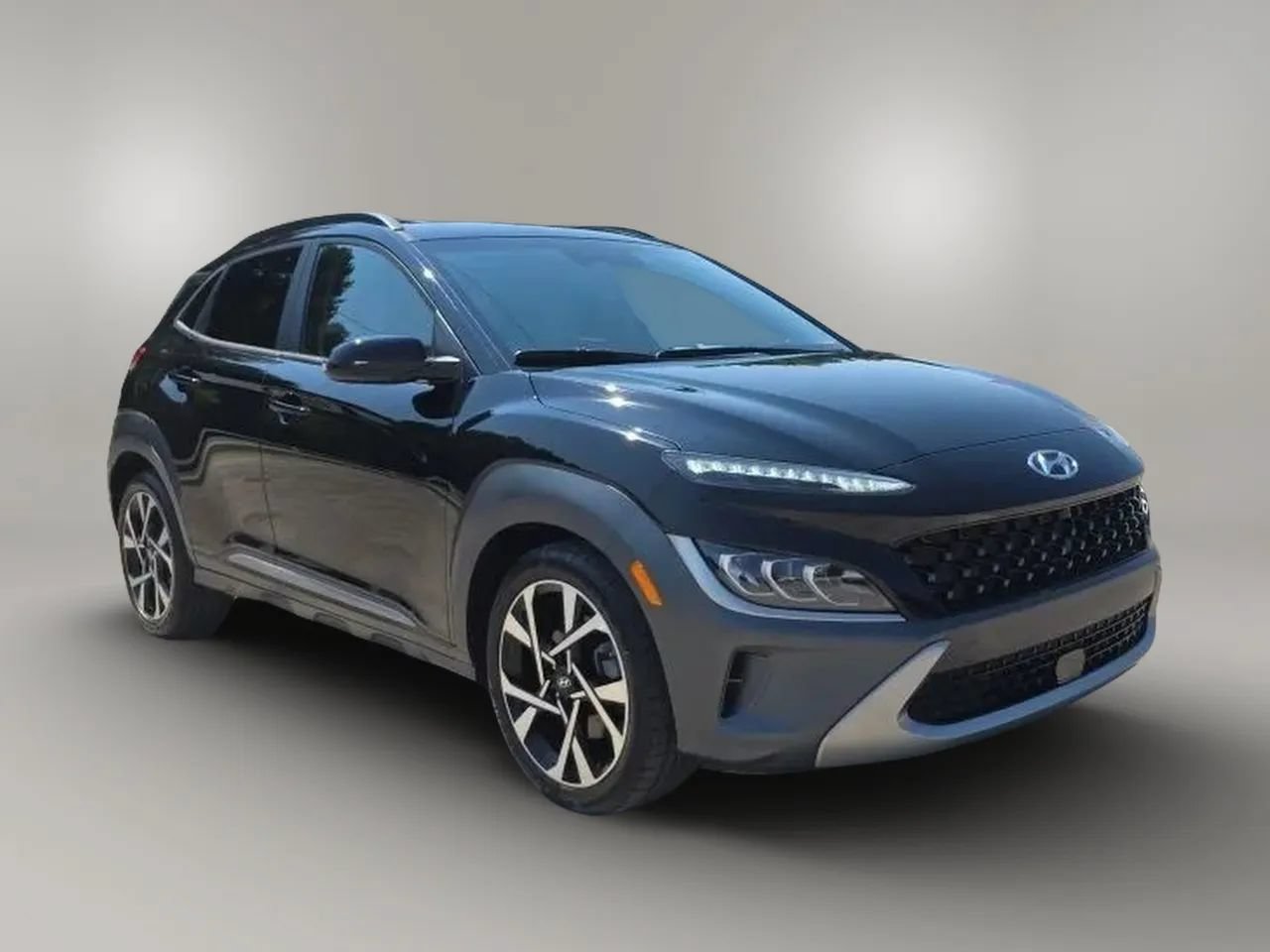 Used 2023 Hyundai Kona Limited AWD/4WD image 3