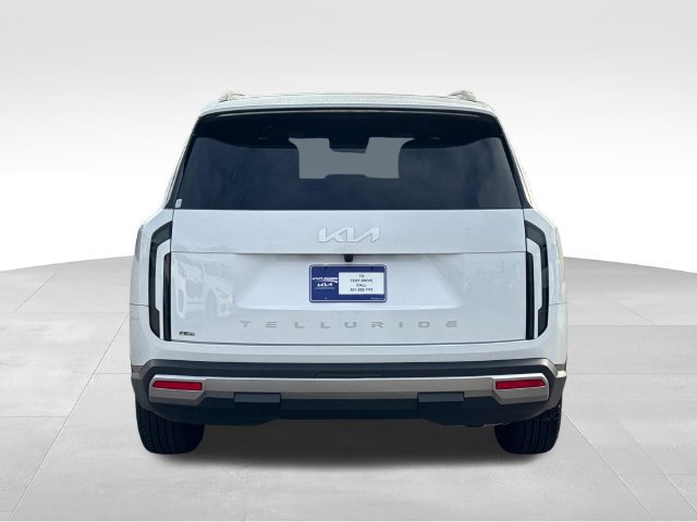 Certified 2027 Kia Telluride EX w/ Towing Package FWD image 3