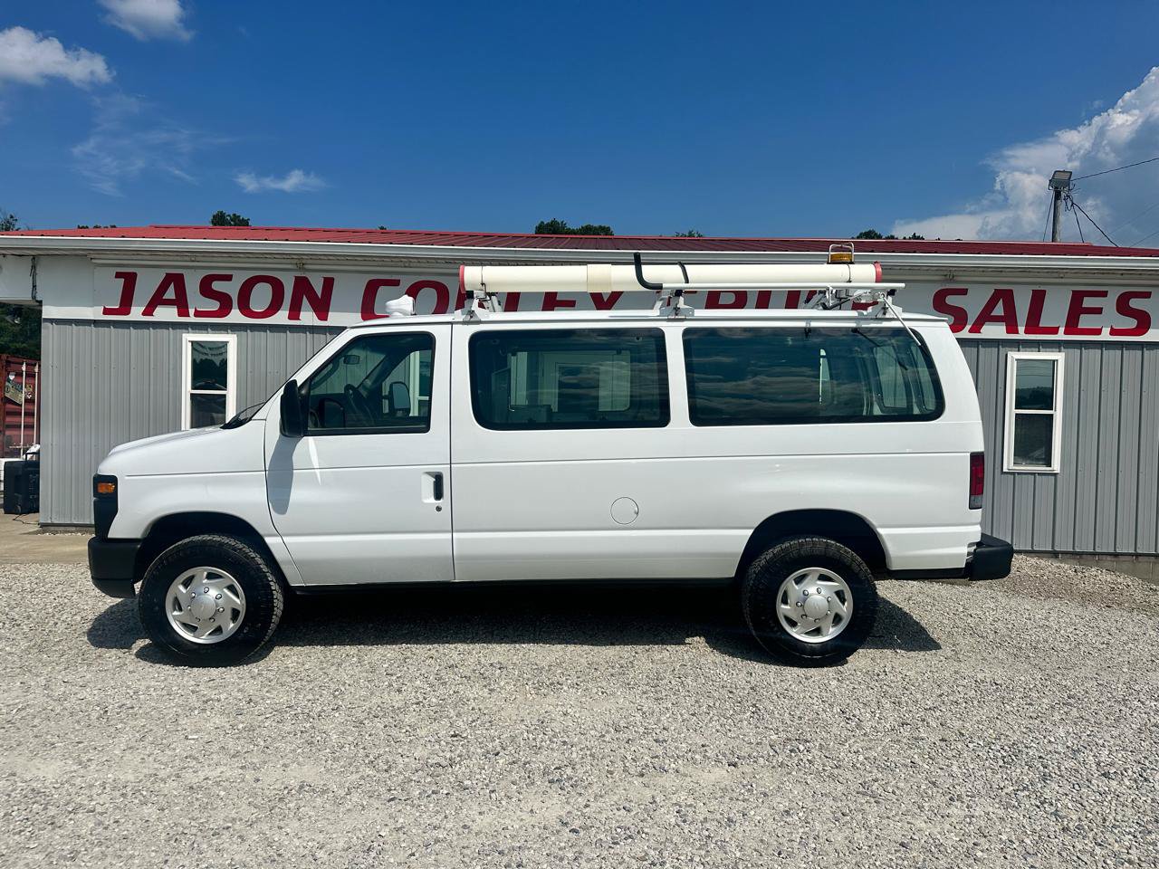 Used 2012 Ford E-350 and Econoline 350 Super Duty w/ Insulation Pkg RWD image 1