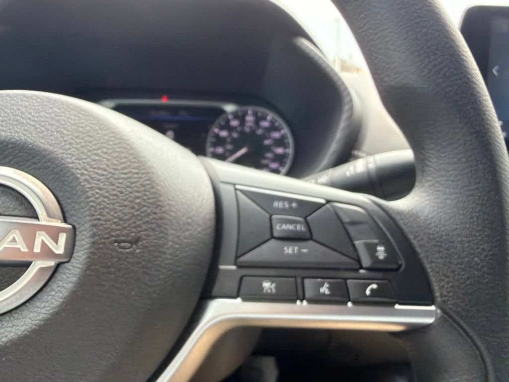 Used 2025 Nissan Sentra SV FWD image 19