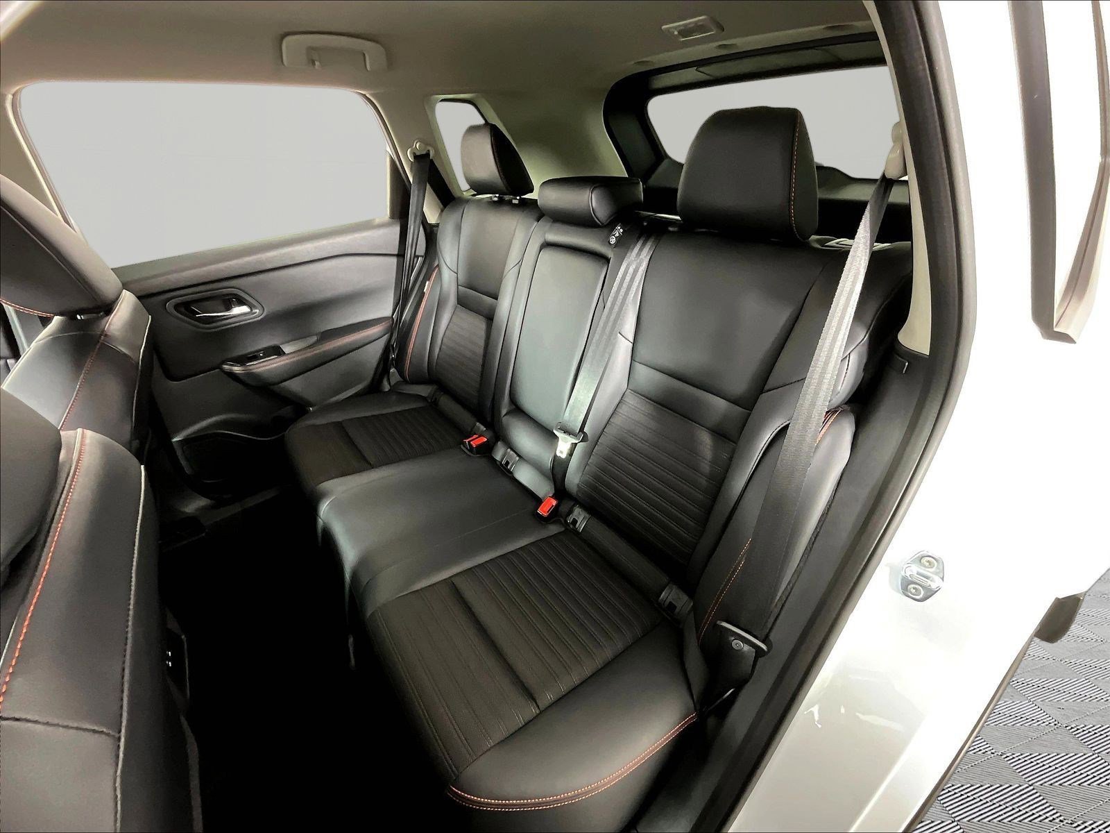Certified 2025 Nissan Rogue SV AWD/4WD image 22