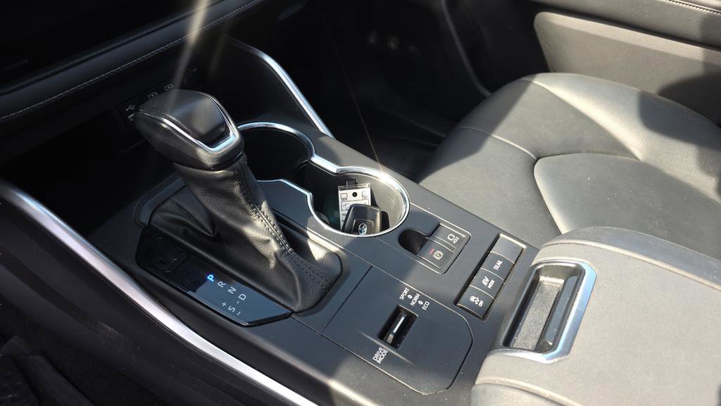 Used 2022 Toyota Highlander XLE image 28