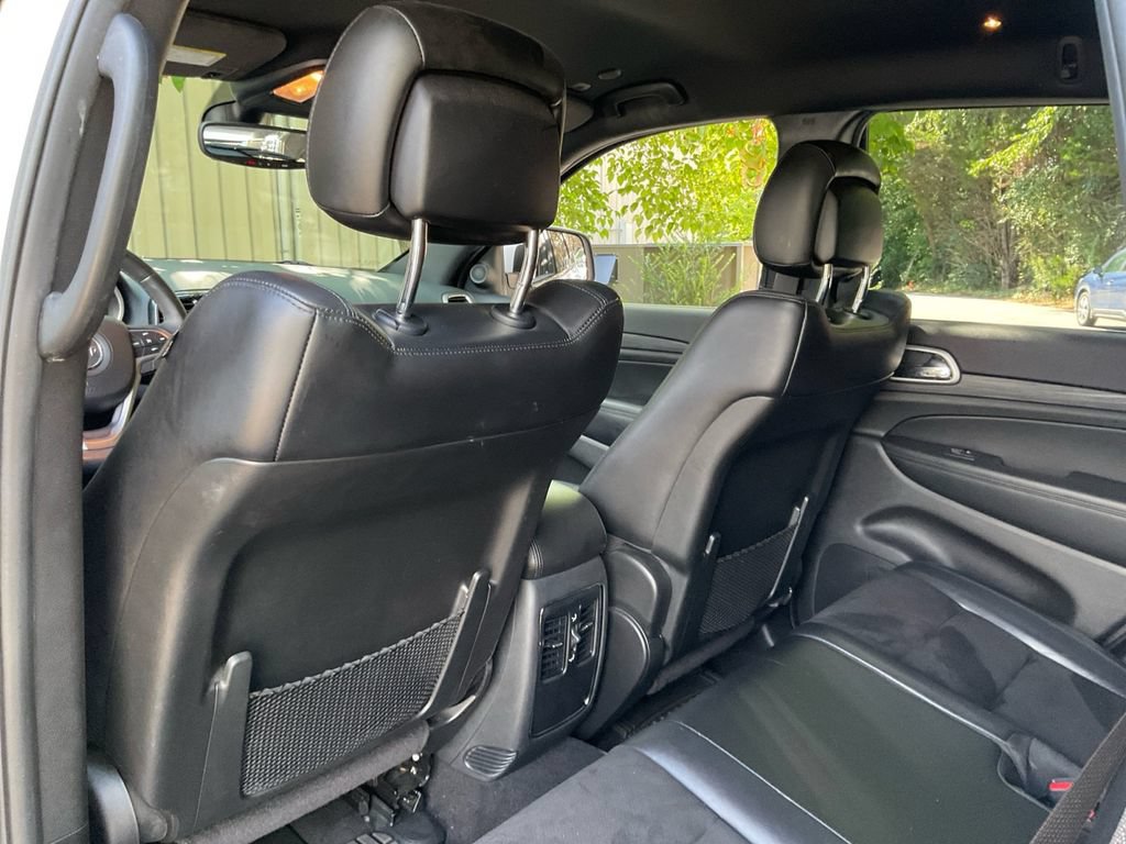 Used 2019 Jeep Grand Cherokee Laredo w/ Laredo X Package AWD/4WD image 31