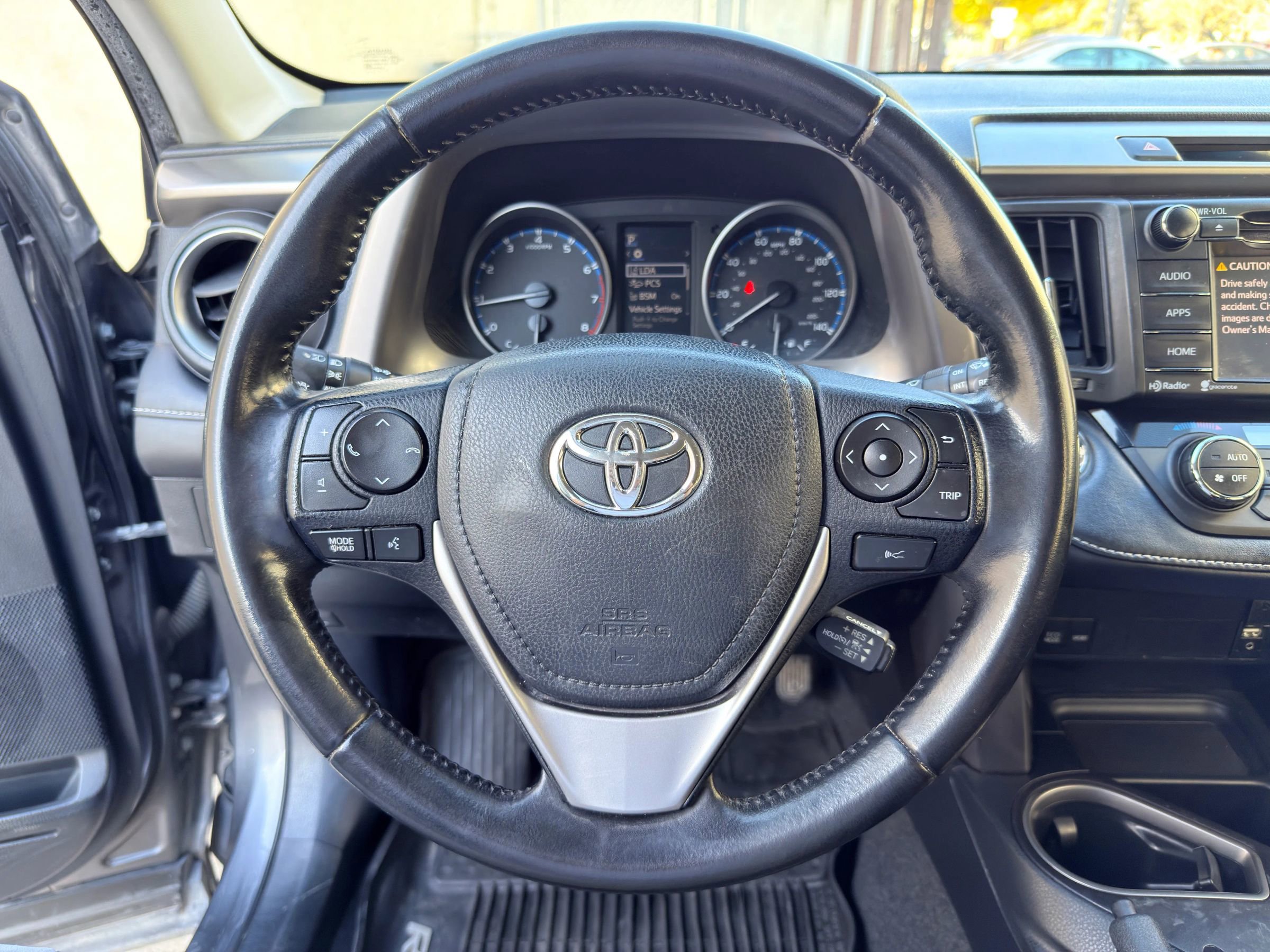 Used 2018 Toyota RAV4 XLE image 11
