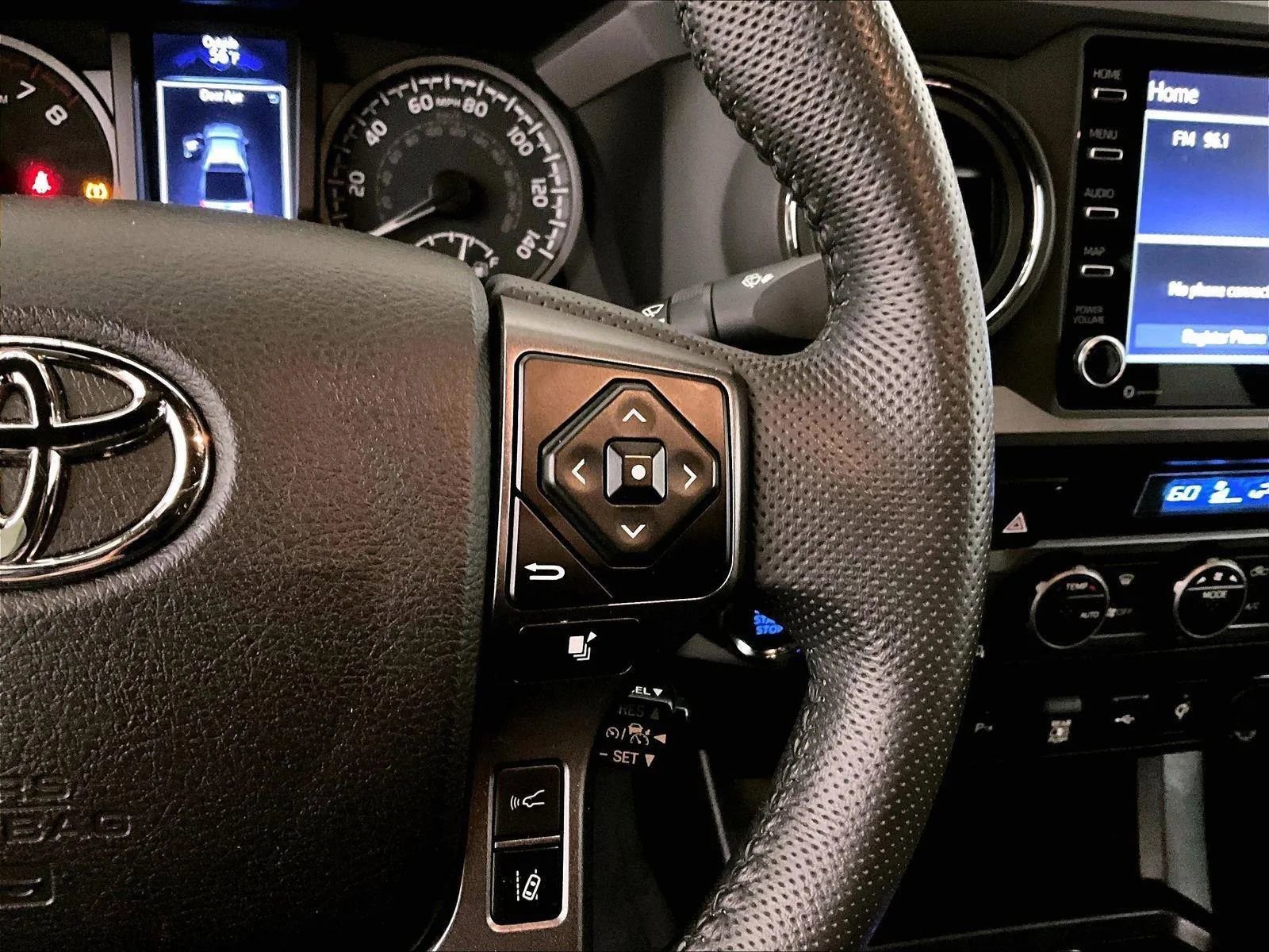 Used 2022 Toyota Tacoma TRD Off-Road w/ Technology Package AWD/4WD image 18