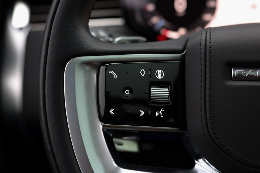 Used 2025 Land Rover Range Rover SE image 20