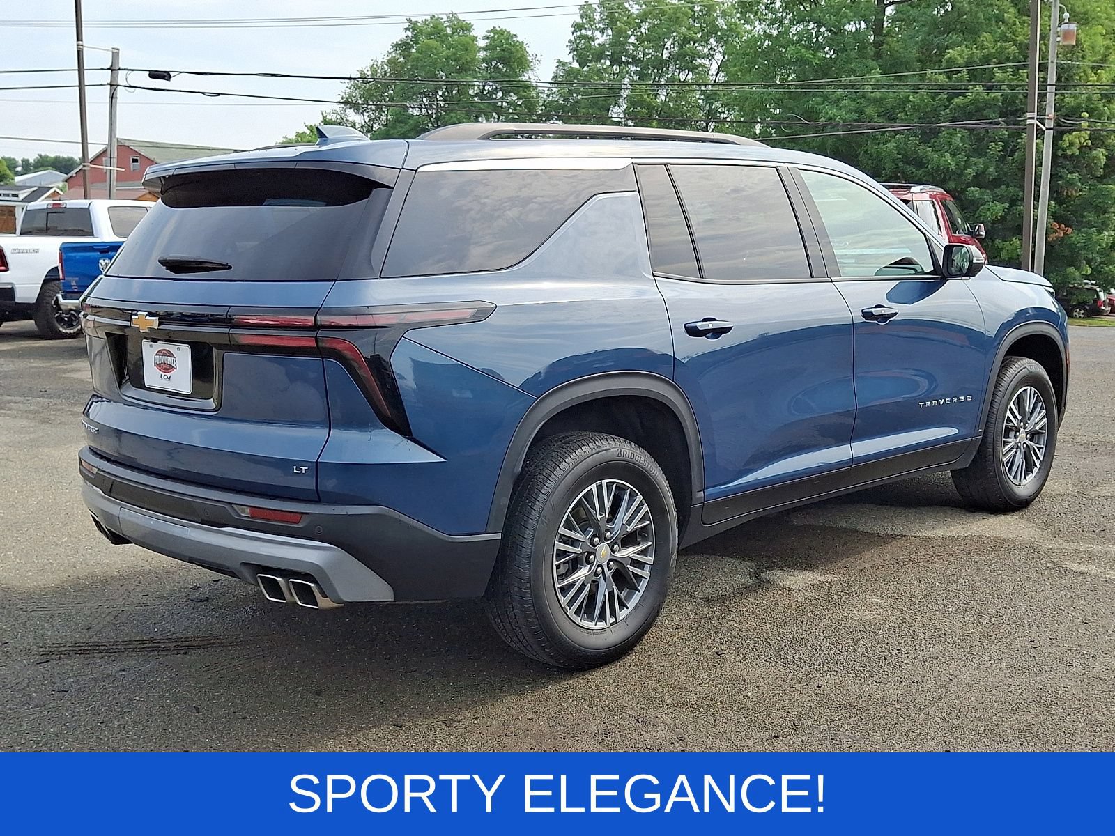 Used 2024 Chevrolet Traverse LT FWD image 7