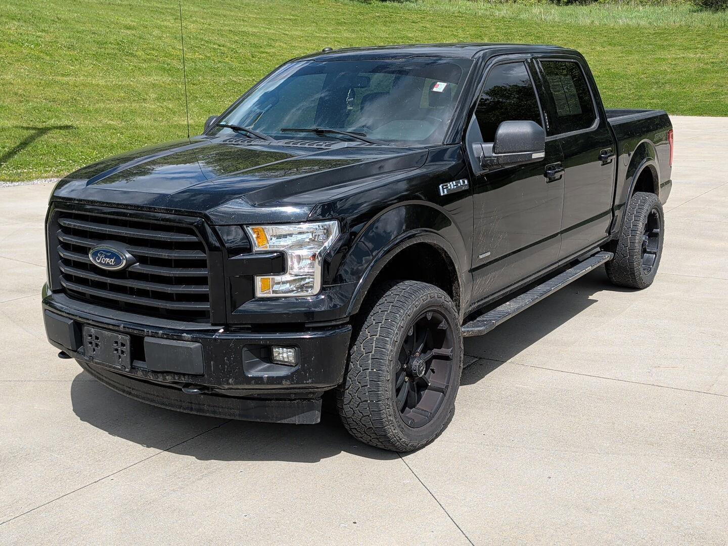 Used 2017 Ford F150 XLT w/ Equipment Group 302A Luxury AWD/4WD image 1