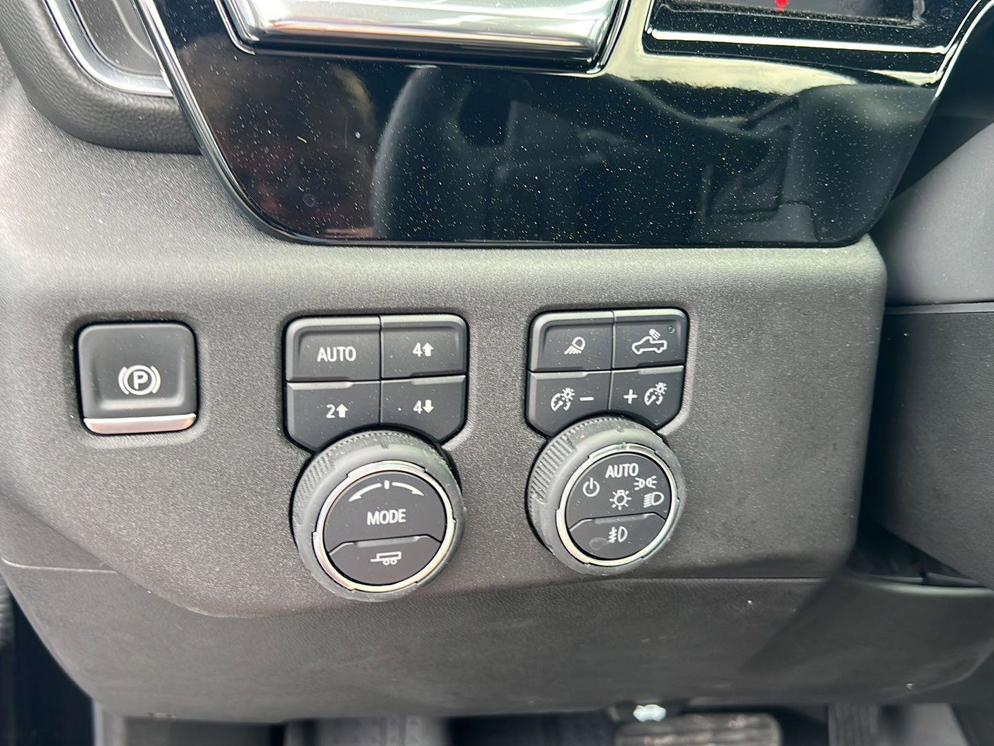 Used 2024 Chevrolet Silverado 1500 High Country w/ High Country Premium Package image 20