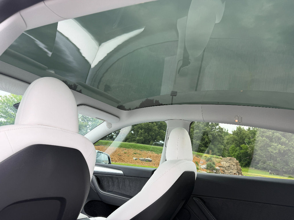 Used 2024 Tesla Model Y Long Range AWD/4WD image 22