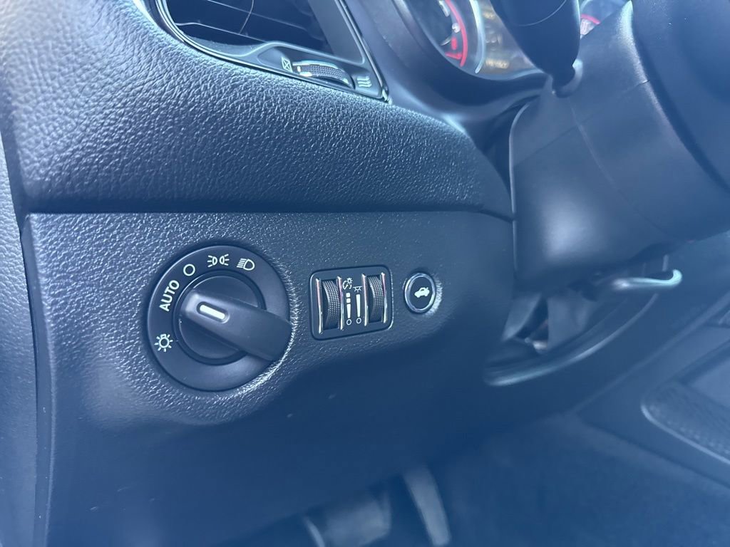 Used 2016 Dodge Challenger SXT w/ Sound Group RWD image 15