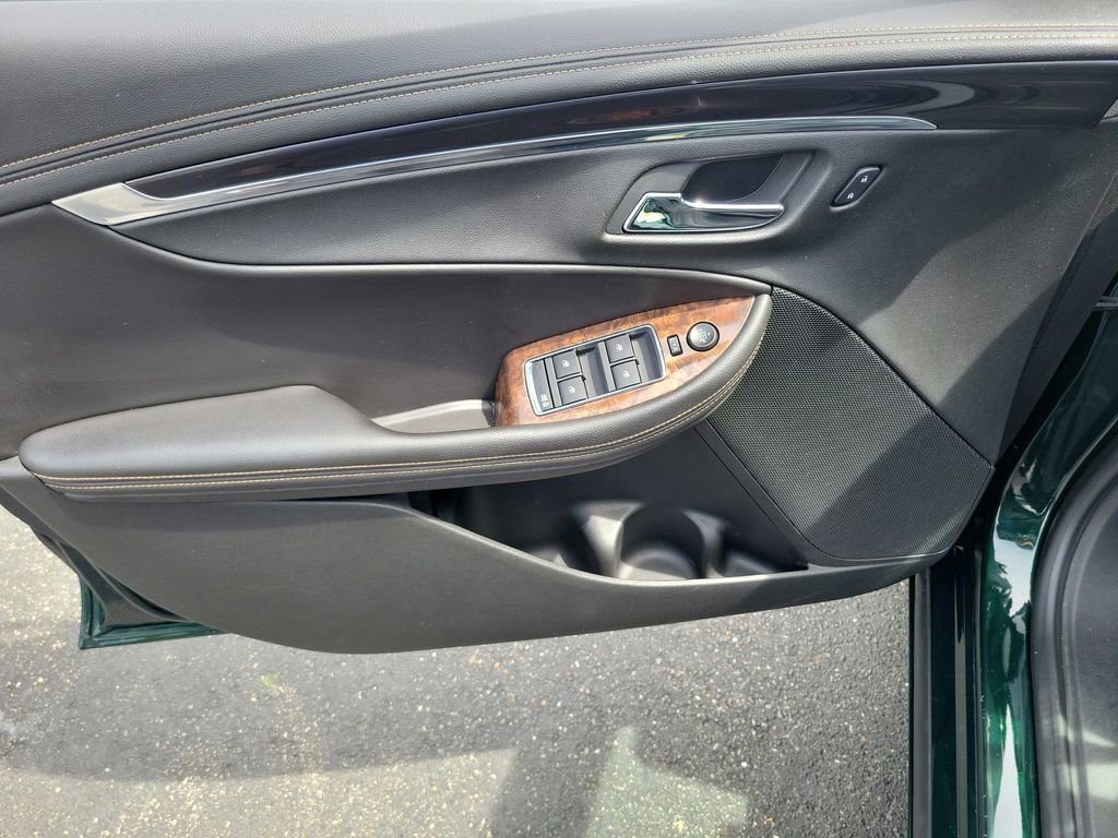 Used 2015 Chevrolet Impala LT w/ Convenience Package FWD image 21