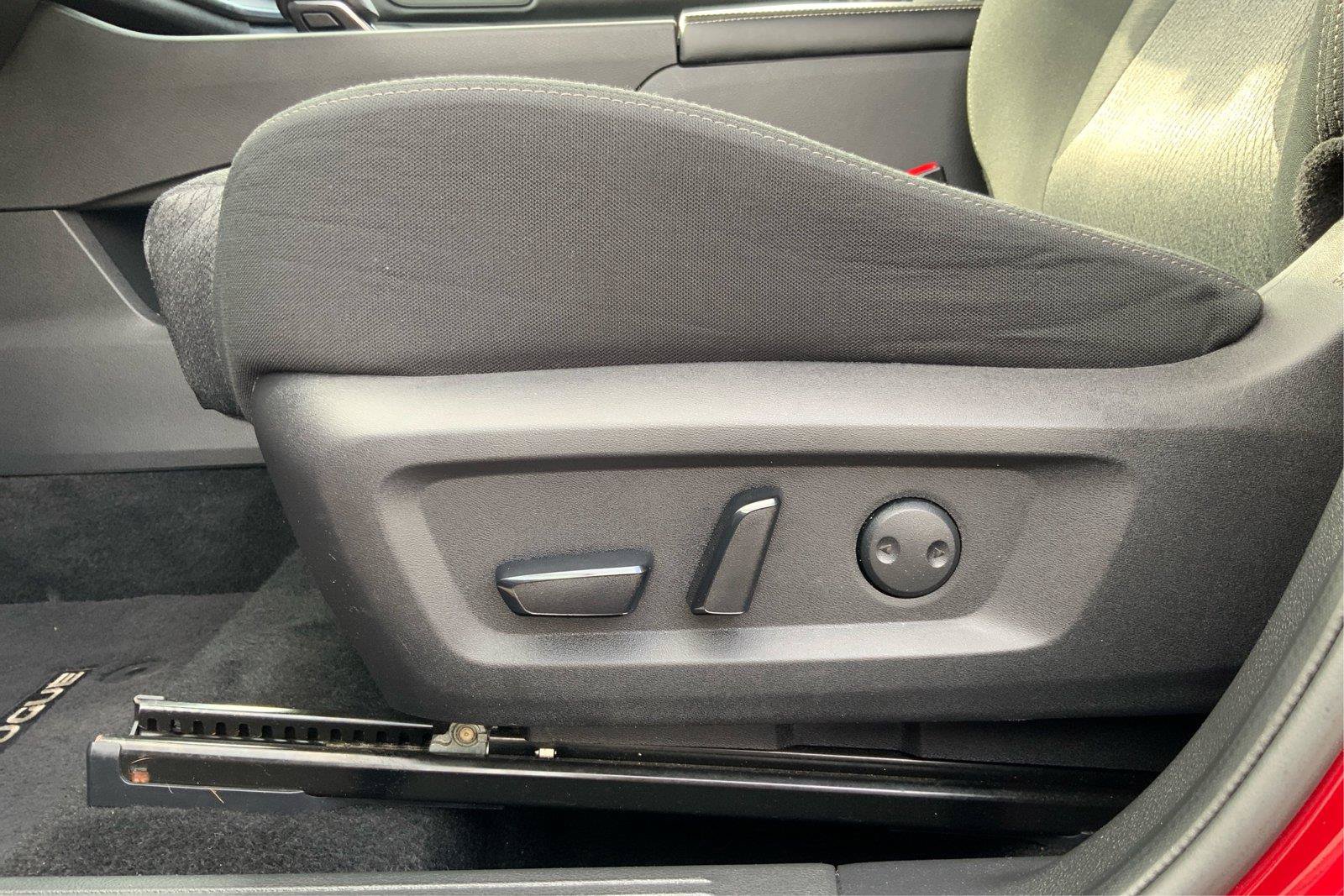 Used 2025 Nissan Rogue SV AWD/4WD image 17