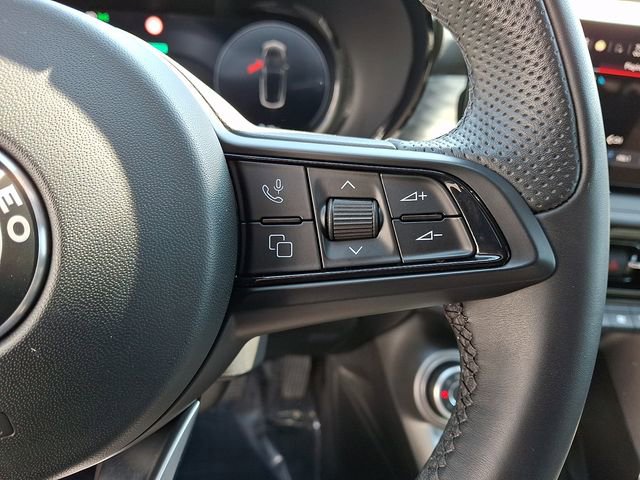 Used 2024 Alfa Romeo Tonale Ti w/ Premium Interior Package image 22