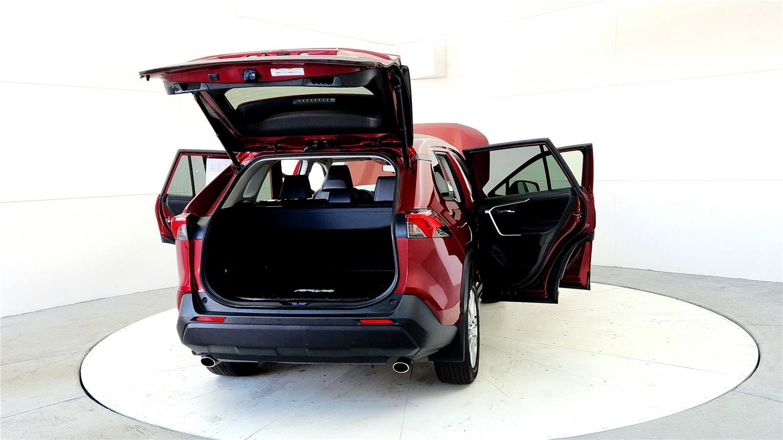 Used 2020 Toyota RAV4 XLE Premium image 11