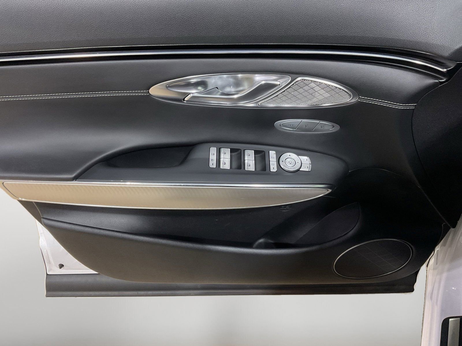 Used 2023 Genesis GV70 2.5T Select w/ Select Package image 10