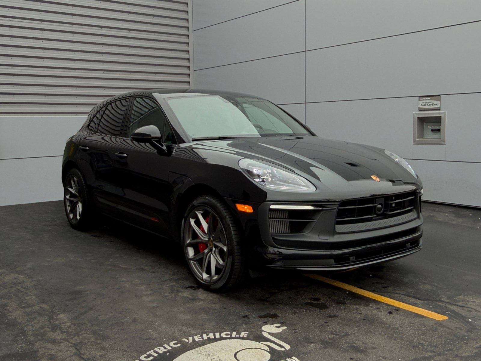 Certified 2026 Porsche Macan GTS AWD/4WD image 5
