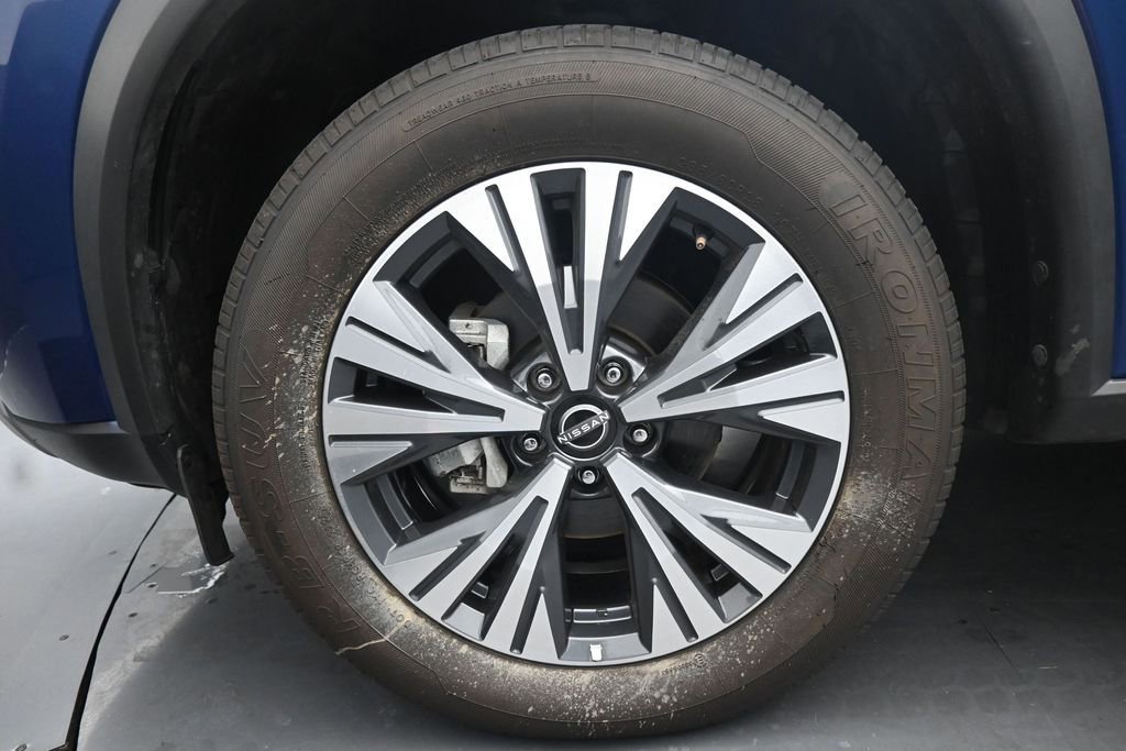 Used 2023 Nissan Rogue SV FWD image 14
