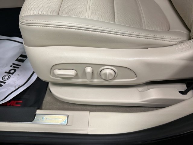 Used 2023 GMC Acadia Denali image 11