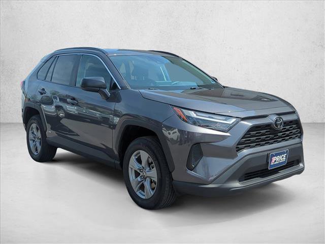 Used 2025 Toyota RAV4 LE AWD/4WD image 3