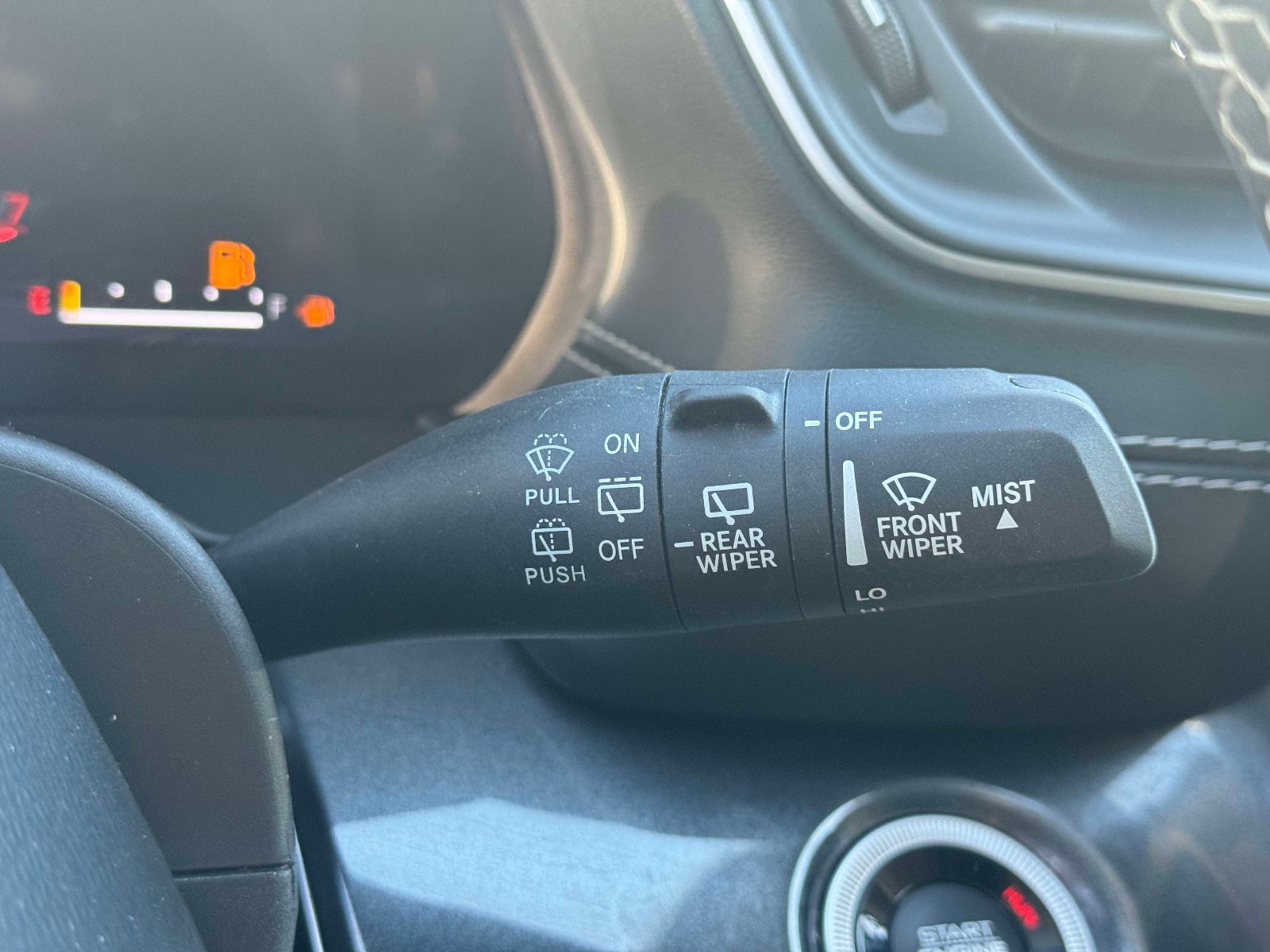 Used 2023 Jeep Grand Cherokee Laredo AWD/4WD image 24