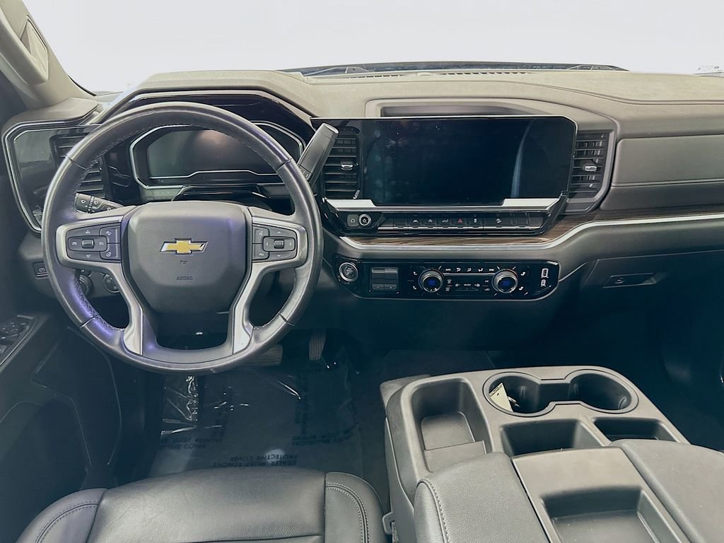 Used 2022 Chevrolet Silverado 1500 LT AWD/4WD image 30