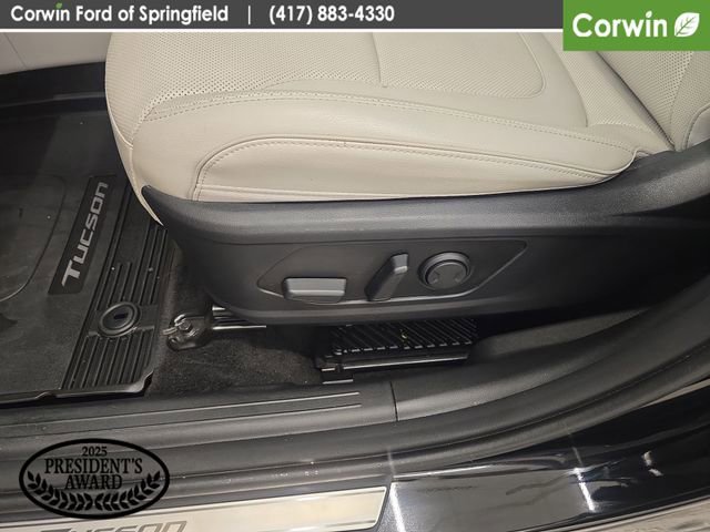 Used 2025 Hyundai Tucson Limited image 37