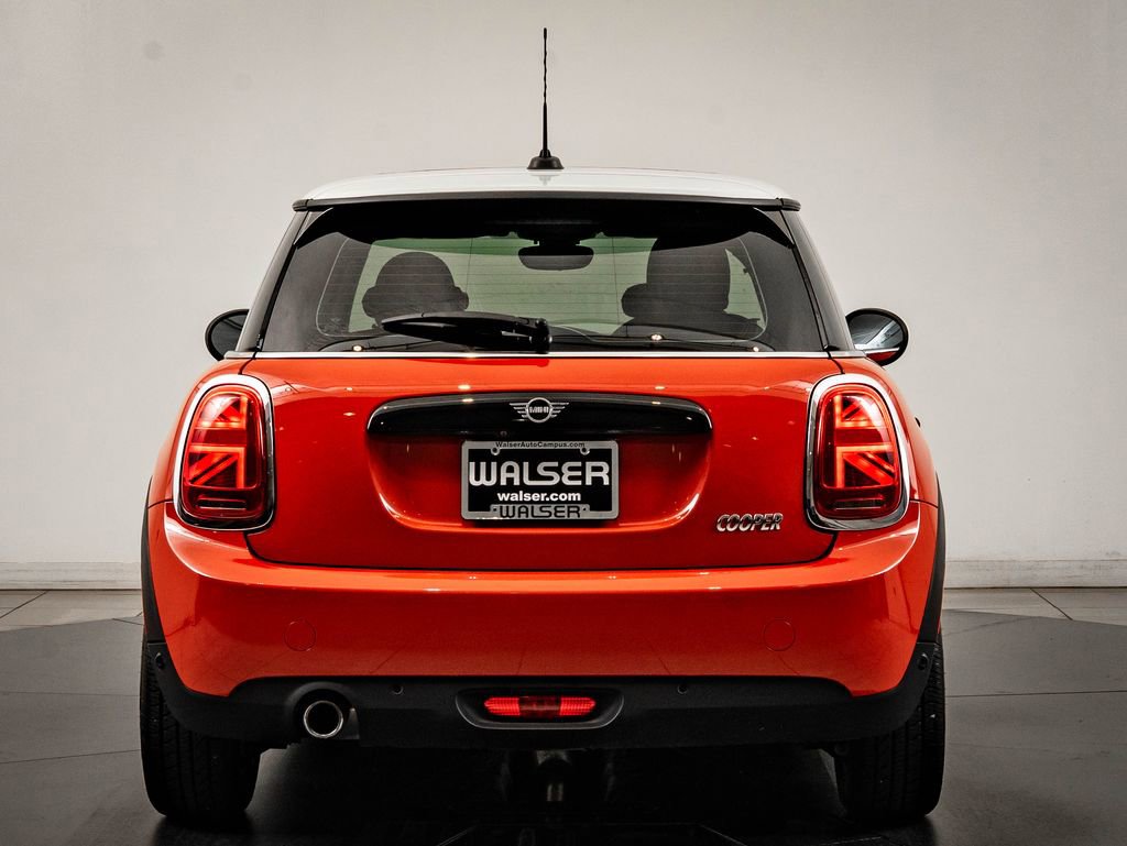 Used 2019 MINI Cooper 2-Door Hardtop FWD image 7