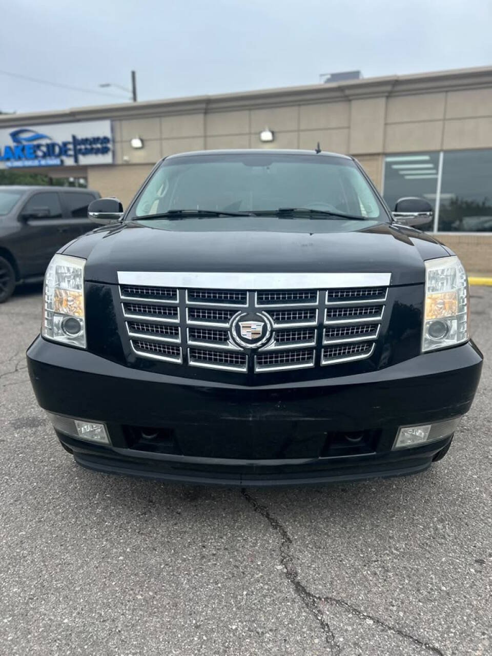 Used 2007 Cadillac Escalade AWD w/ Information Package image 2