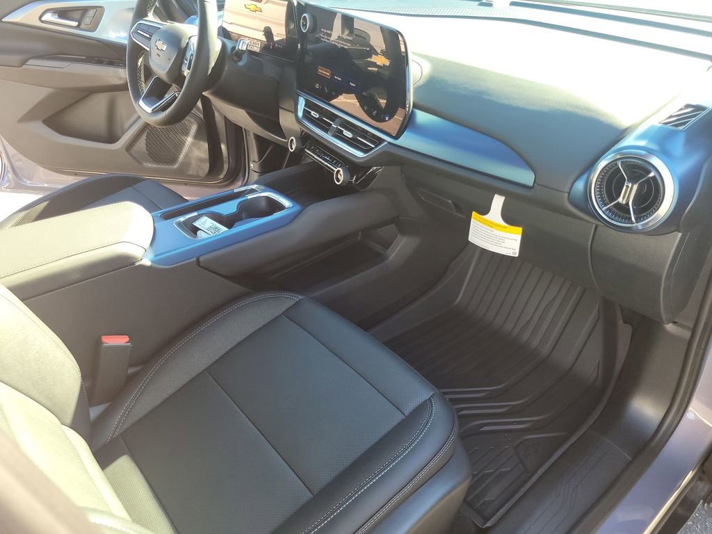 New 2026 Chevrolet Equinox EV LT image 28