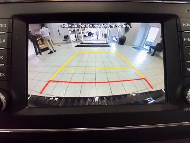 Used 2020 Kia Sedona L image 20