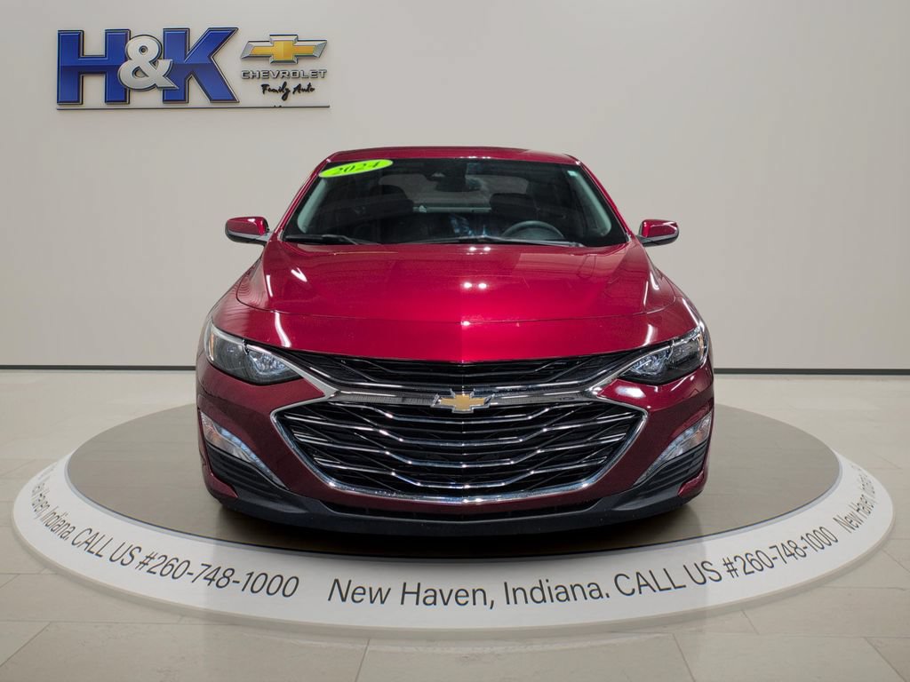 Used 2024 Chevrolet Malibu LT FWD image 2